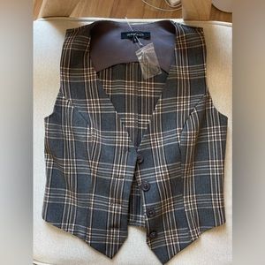 Olivalecous vest NEVER WORN